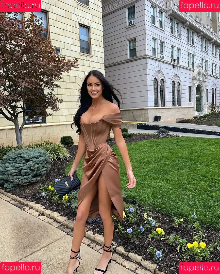 Rachel Stuhlmann Onlyfans Photo Gallery 
