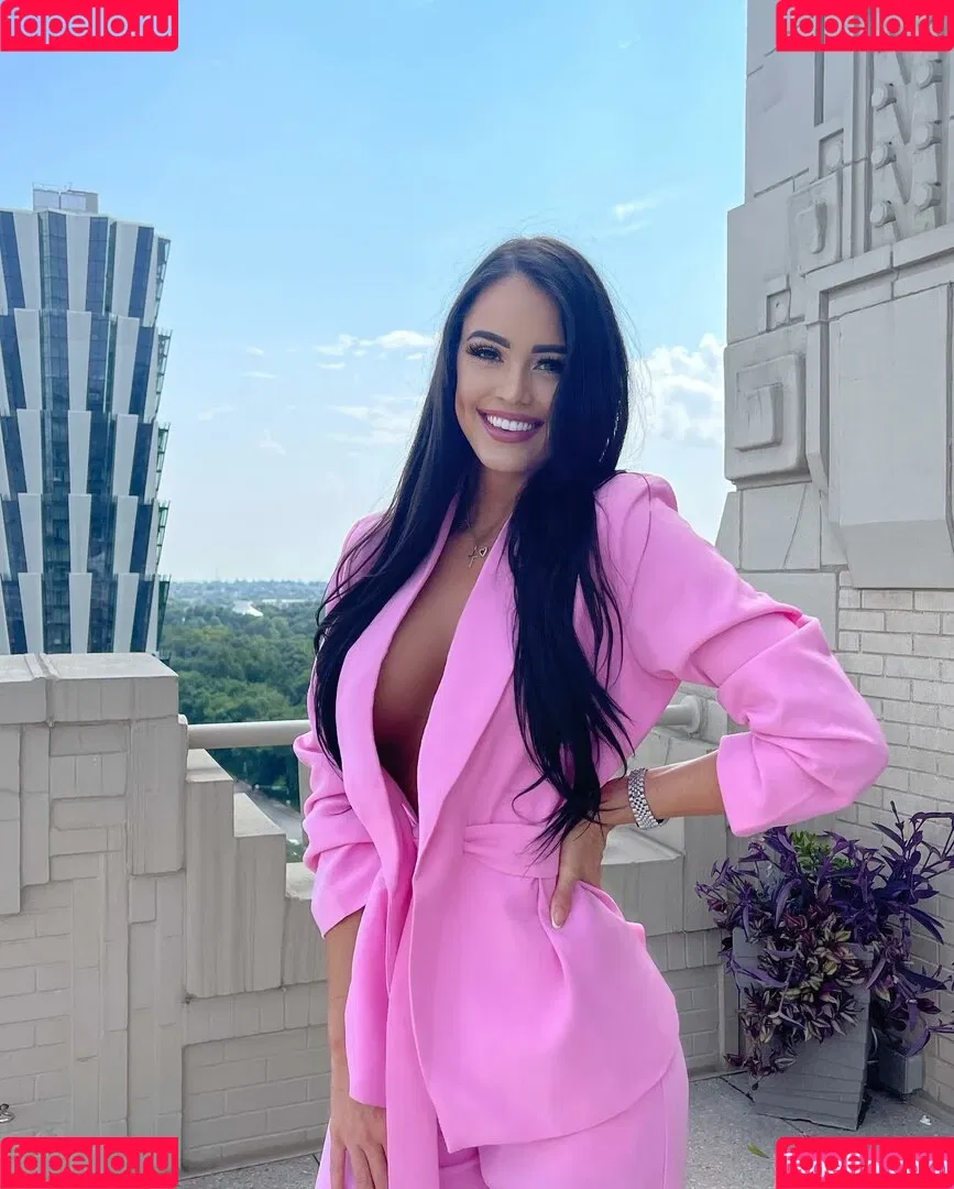 Rachel Stuhlmann Onlyfans Photo Gallery 