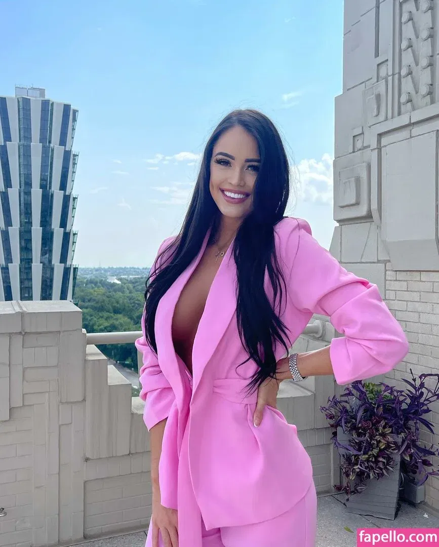 Rachel Stuhlmann Onlyfans Photo Gallery 