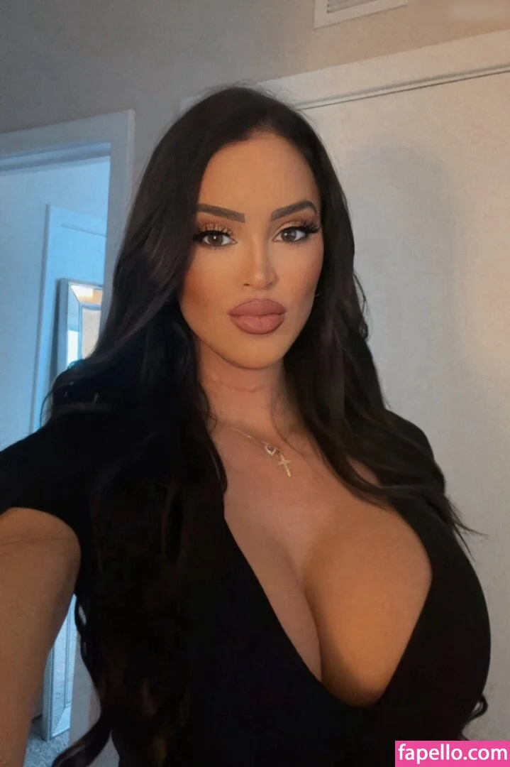 Rachel Stuhlmann Onlyfans Photo Gallery 