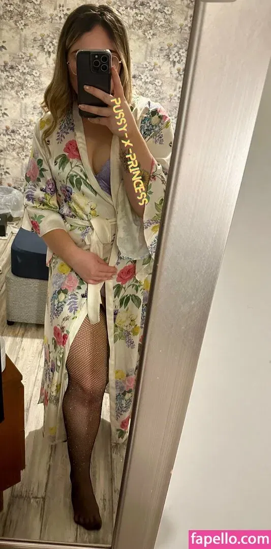 Pussy-x-Princess Onlyfans Photo Gallery 