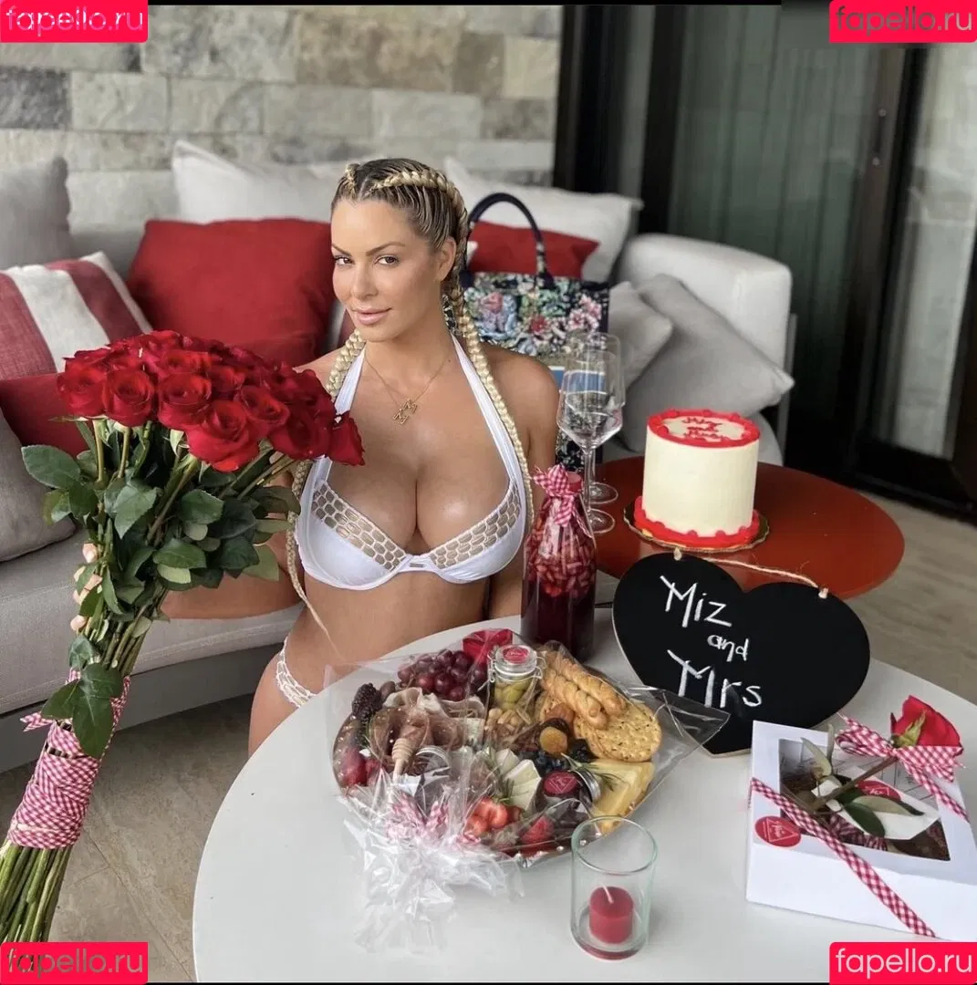 Maryse Onlyfans Photo Gallery 