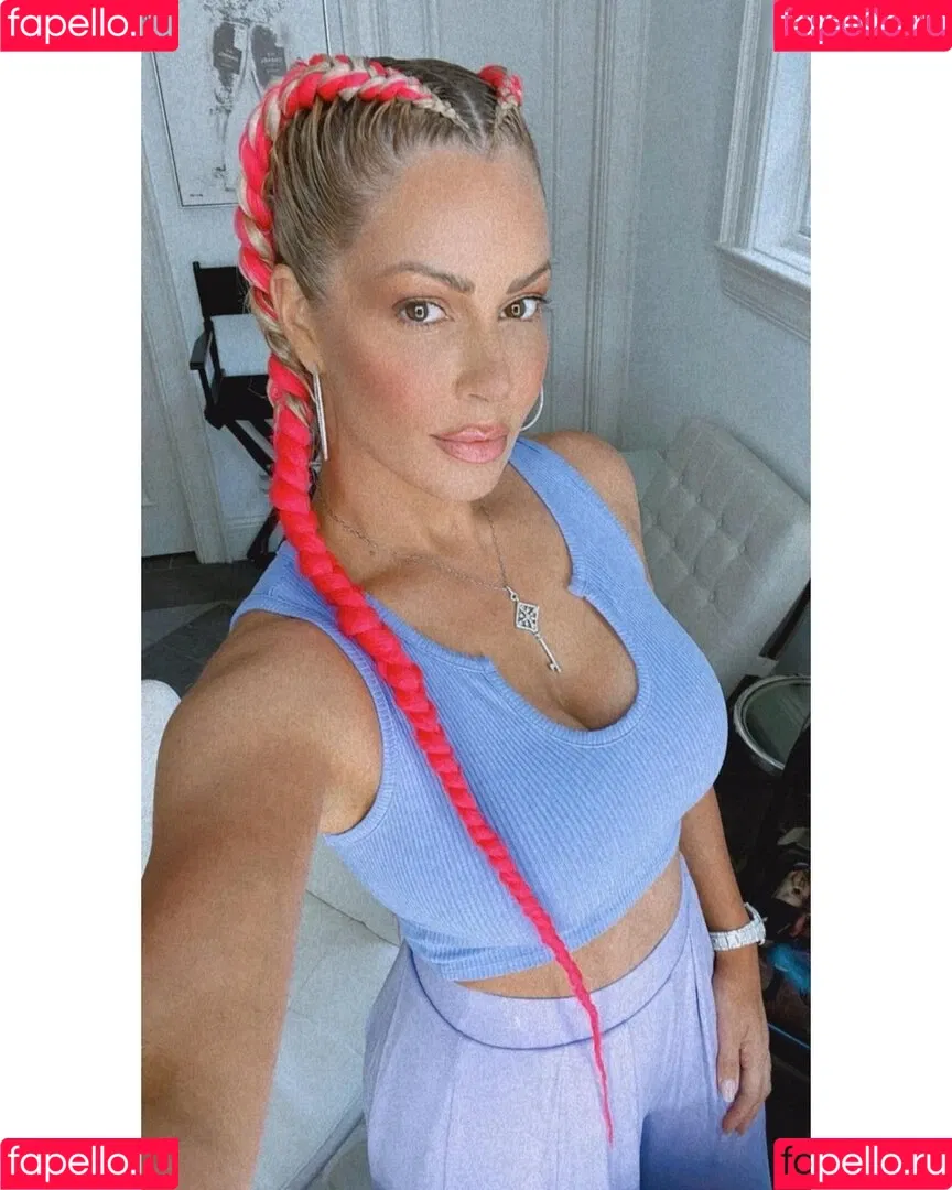 Maryse Onlyfans Photo Gallery 
