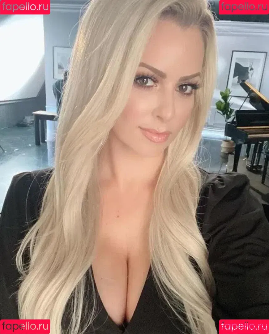Maryse Onlyfans Photo Gallery 