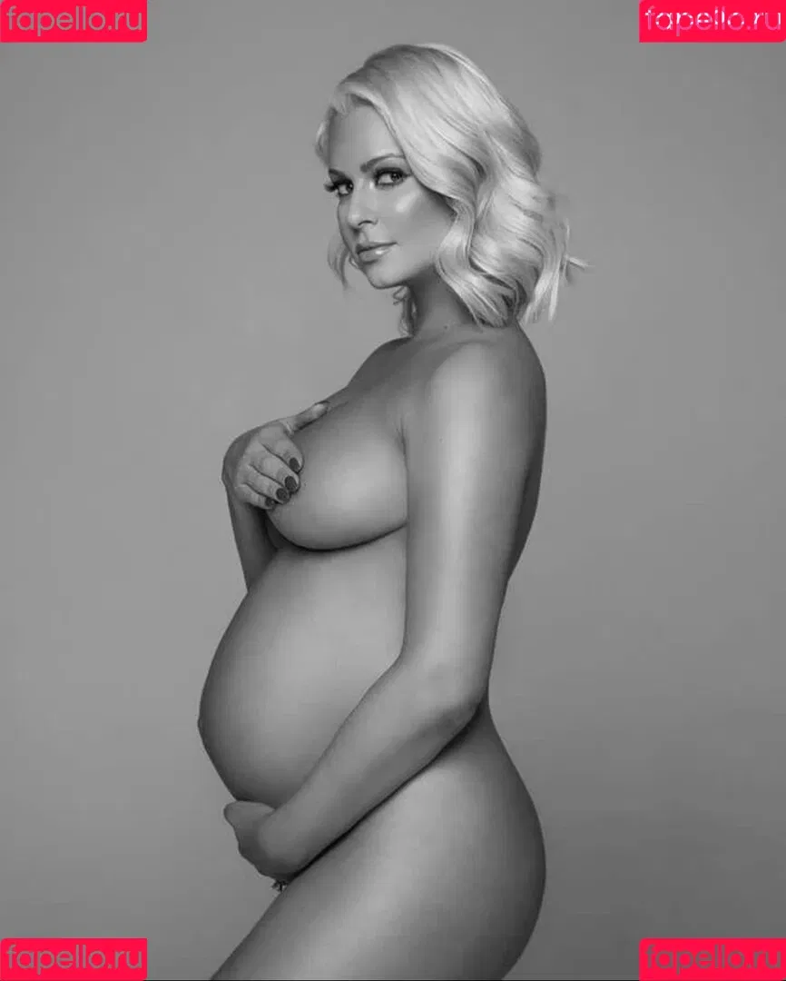 Maryse Onlyfans Photo Gallery 