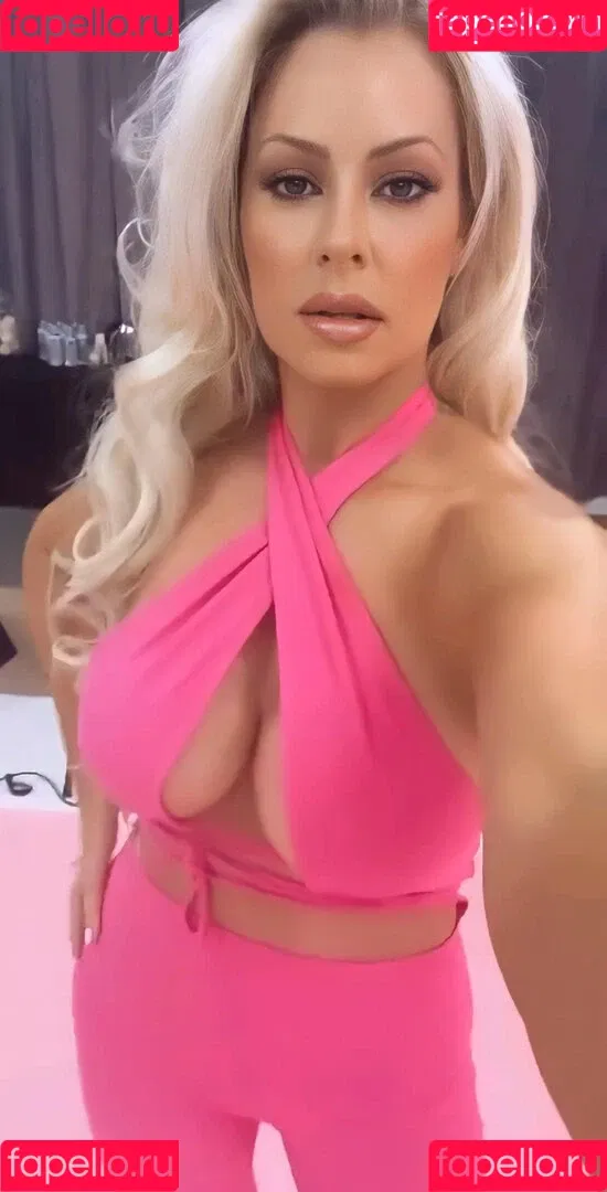 Maryse Onlyfans Photo Gallery 