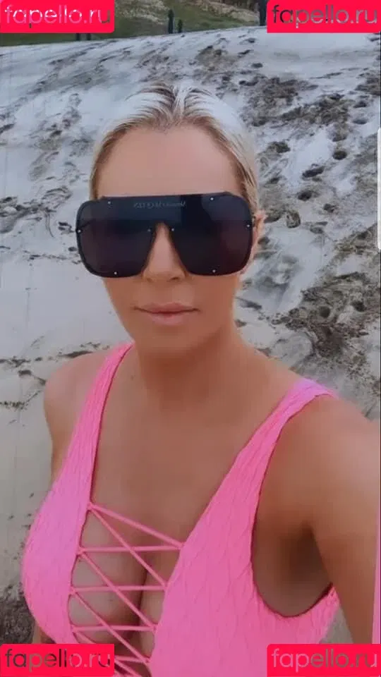 Maryse Onlyfans Photo Gallery 
