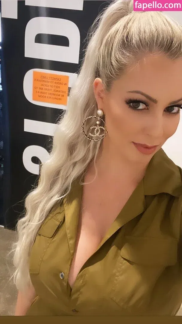 Maryse Onlyfans Photo Gallery 