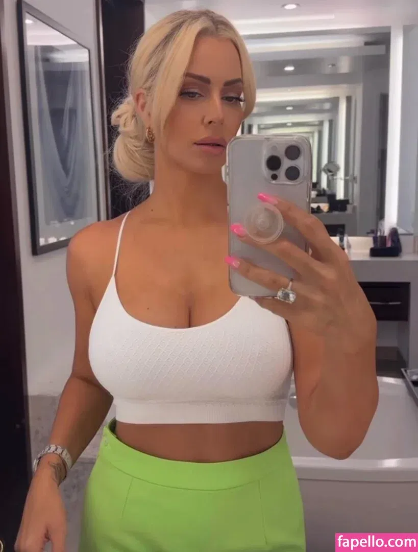 Maryse Onlyfans Photo Gallery 