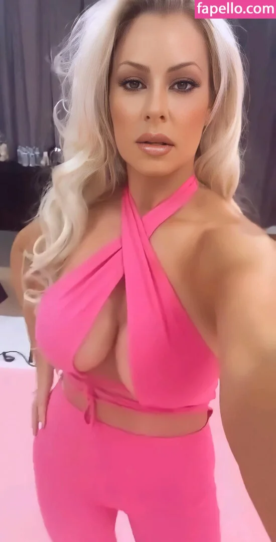 Maryse Onlyfans Photo Gallery 