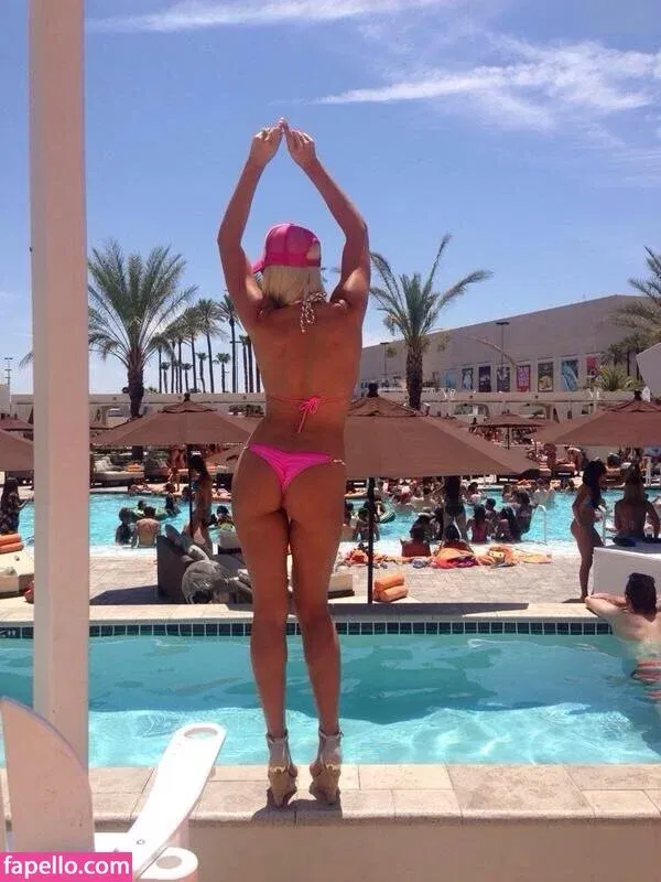 Maryse Onlyfans Photo Gallery 