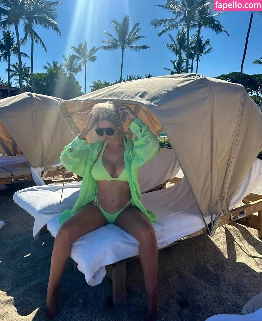 Maryse Onlyfans Photo Gallery 