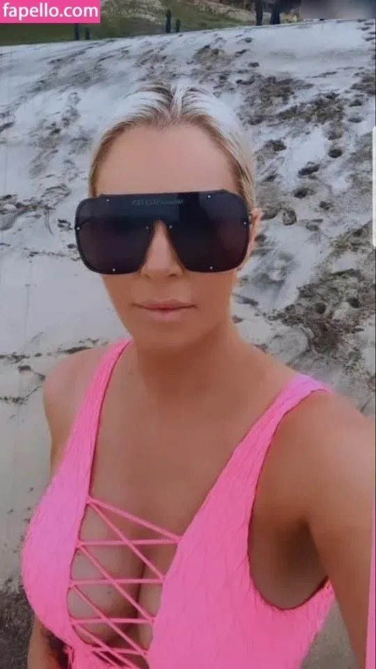 Maryse Onlyfans Photo Gallery 