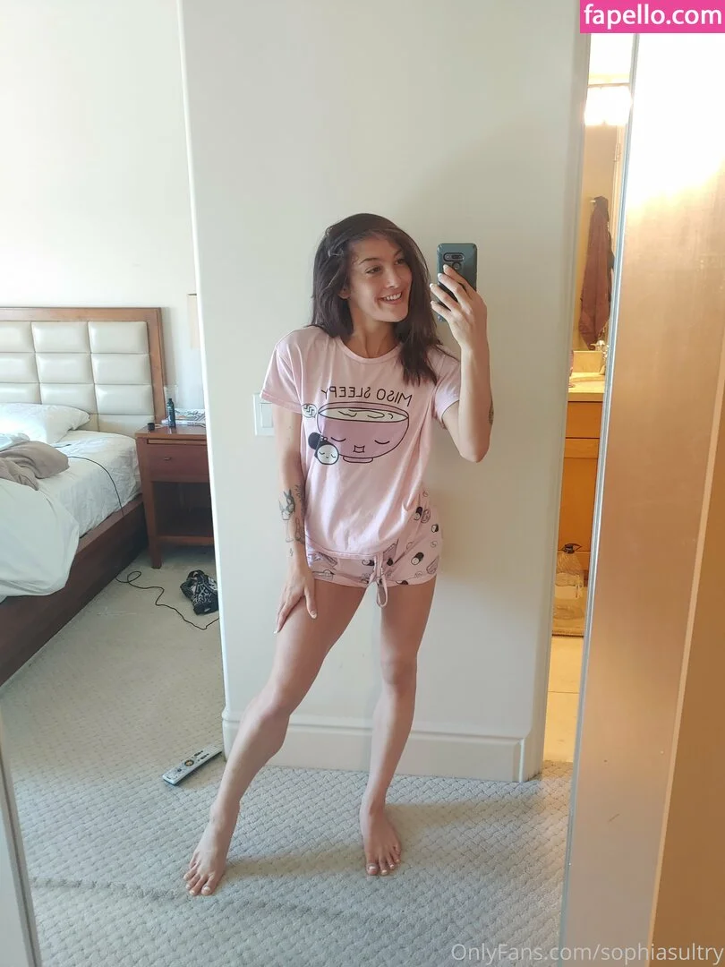 sophiasultry Onlyfans Photo Gallery 