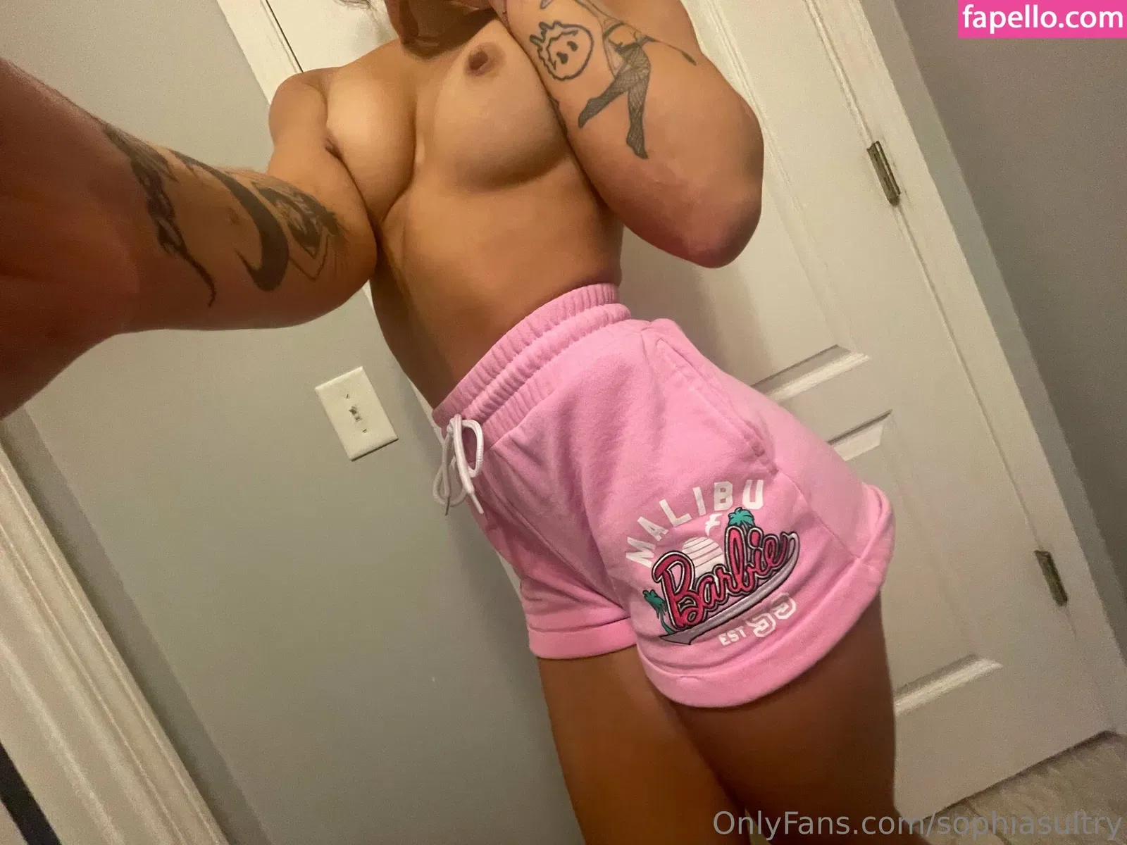 sophiasultry Onlyfans Photo Gallery 