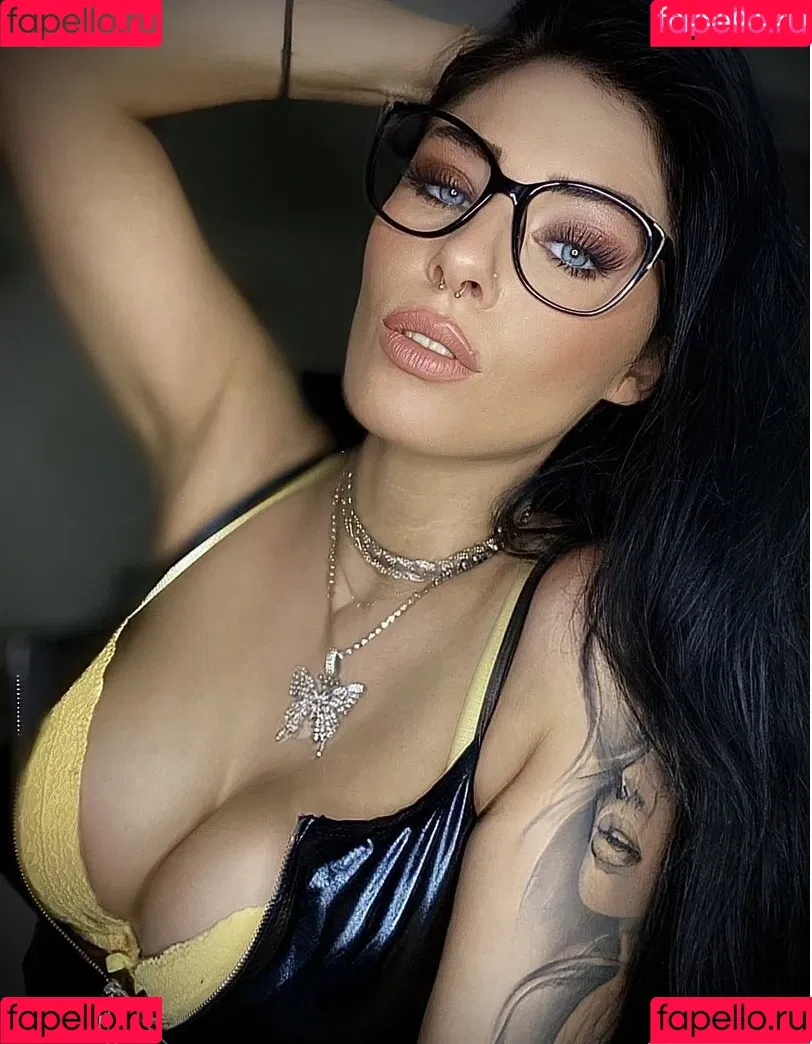 Eleynarei Onlyfans Photo Gallery 