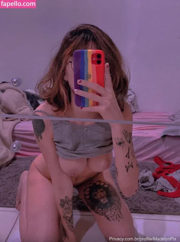 MadelynPix Onlyfans Photo Gallery 