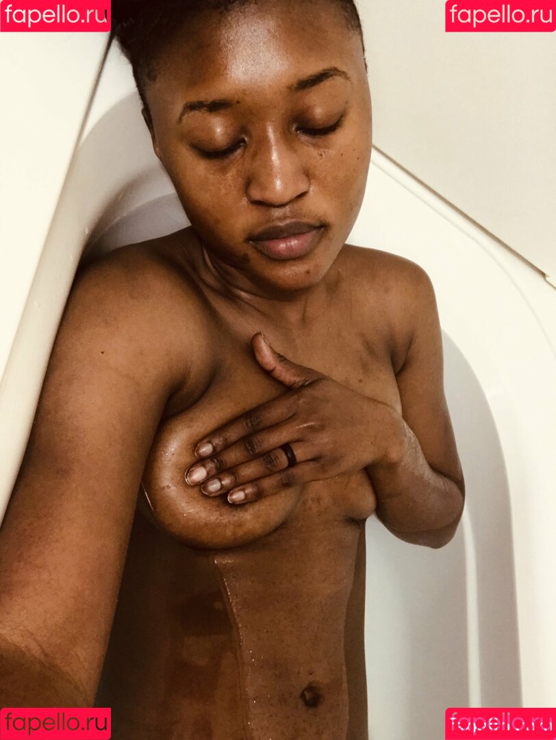 Queen Aminata Onlyfans Photo Gallery 