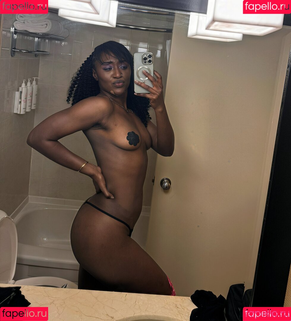 Queen Aminata Onlyfans Photo Gallery 