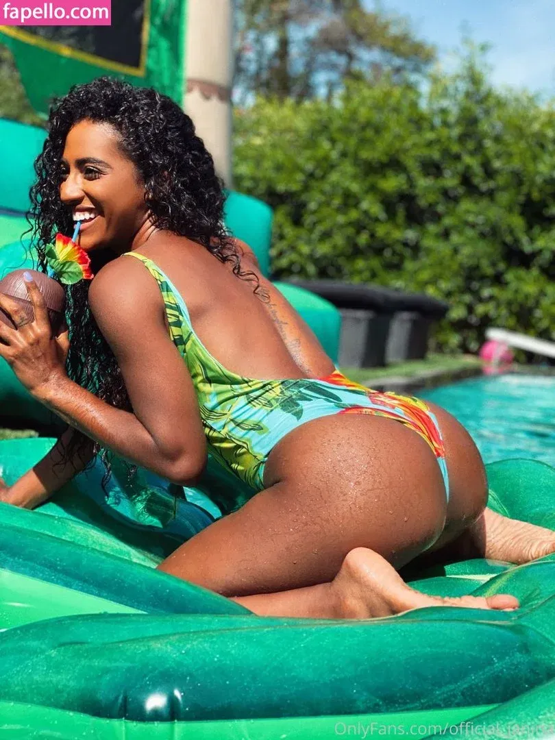 Official Janina Onlyfans Photo Gallery 