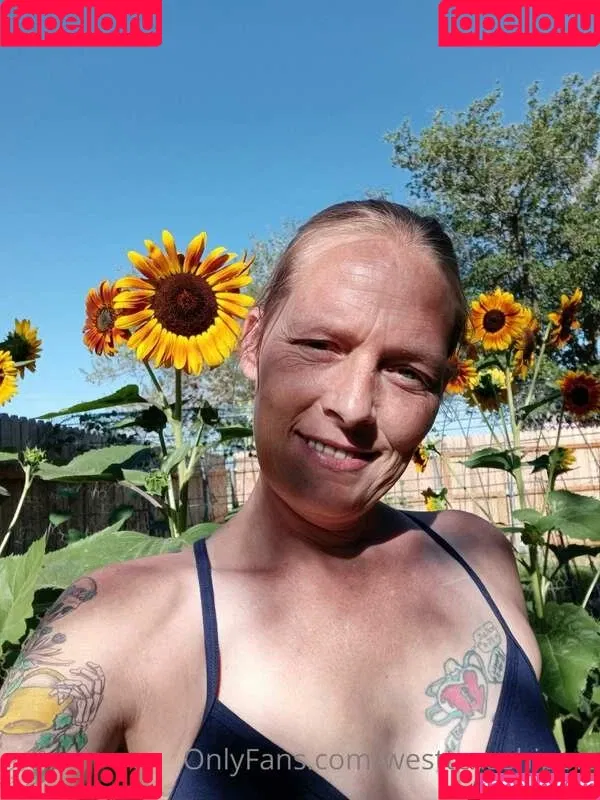WestTexasHippie Onlyfans Photo Gallery 