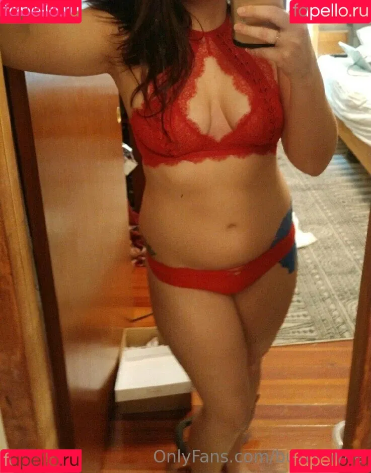busty_wife Onlyfans Photo Gallery 