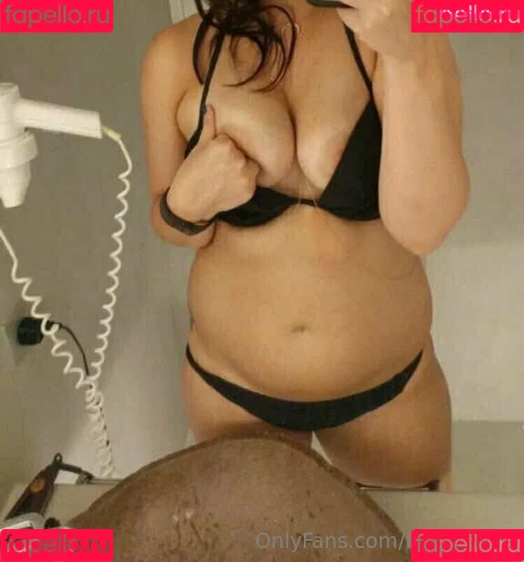 busty_wife Onlyfans Photo Gallery 
