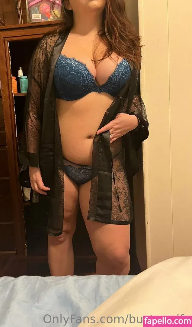 busty_wife Onlyfans Photo Gallery 