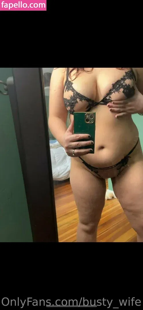 busty_wife Onlyfans Photo Gallery 