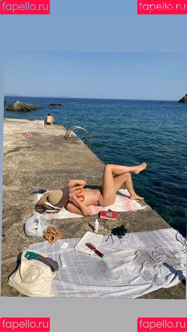 Luise von Finckh Onlyfans Photo Gallery 