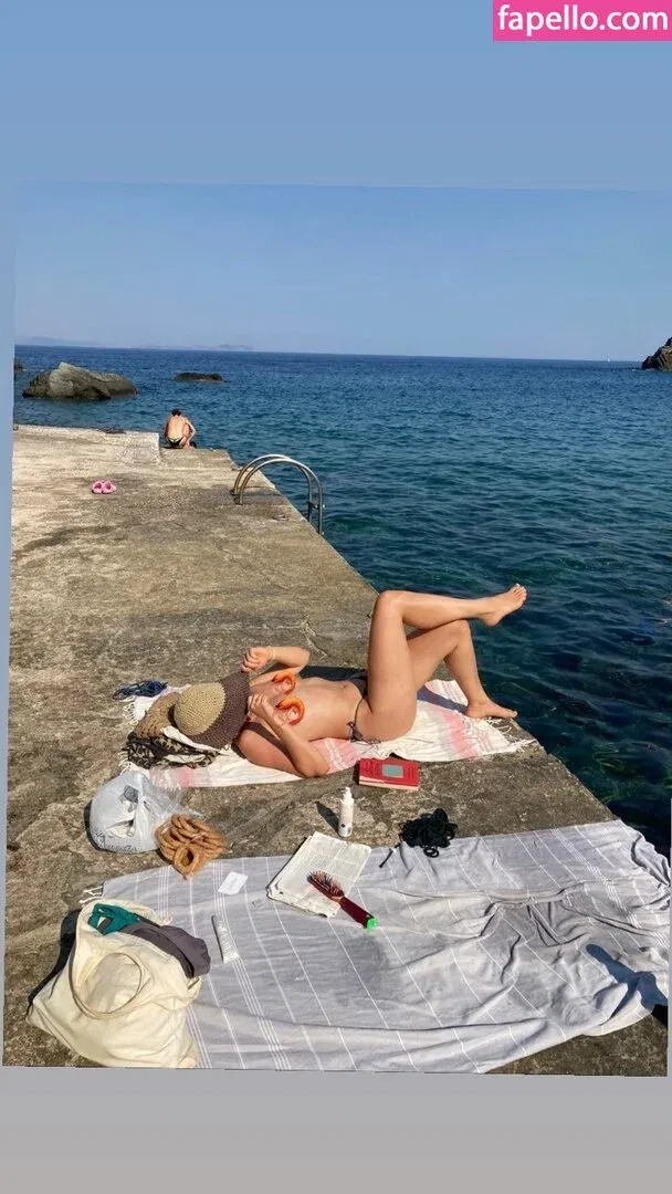 Luise von Finckh Onlyfans Photo Gallery 