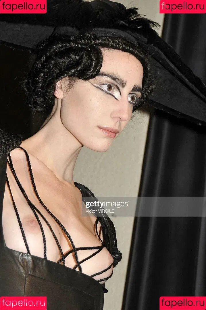 Amelie Lens Onlyfans Photo Gallery 
