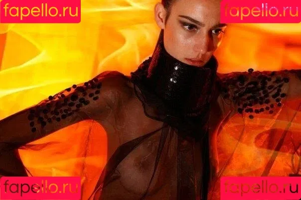Amelie Lens Onlyfans Photo Gallery 
