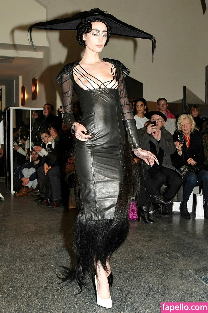 Amelie Lens Onlyfans Photo Gallery 