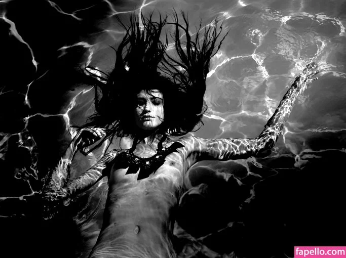 Amelie Lens Onlyfans Photo Gallery 