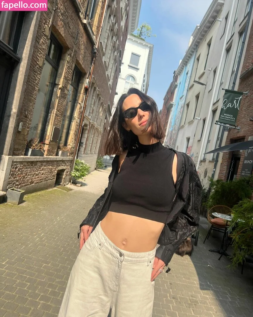 Amelie Lens Onlyfans Photo Gallery 