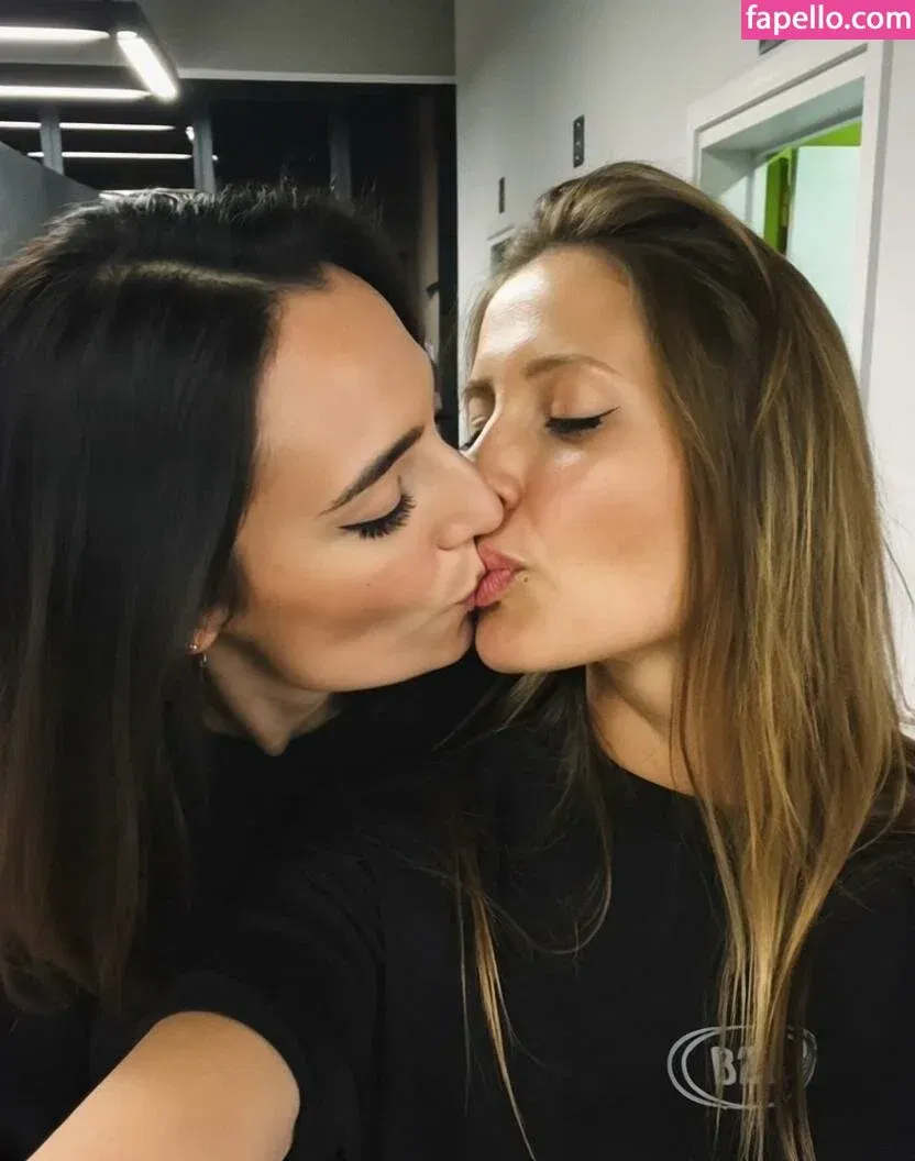 Amelie Lens Onlyfans Photo Gallery 