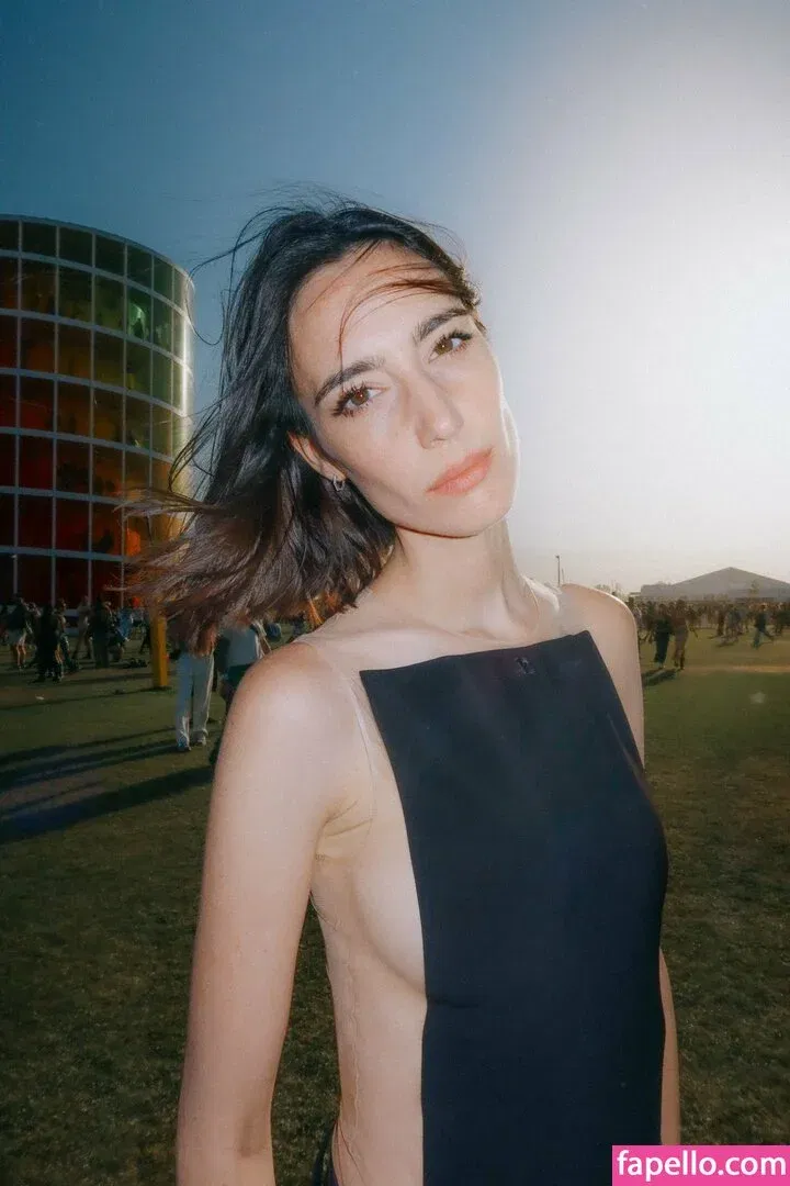 Amelie Lens Onlyfans Photo Gallery 