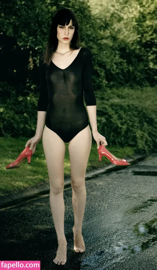 Amelie Lens Onlyfans Photo Gallery 