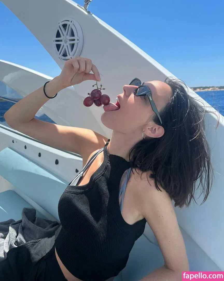 Amelie Lens Onlyfans Photo Gallery 