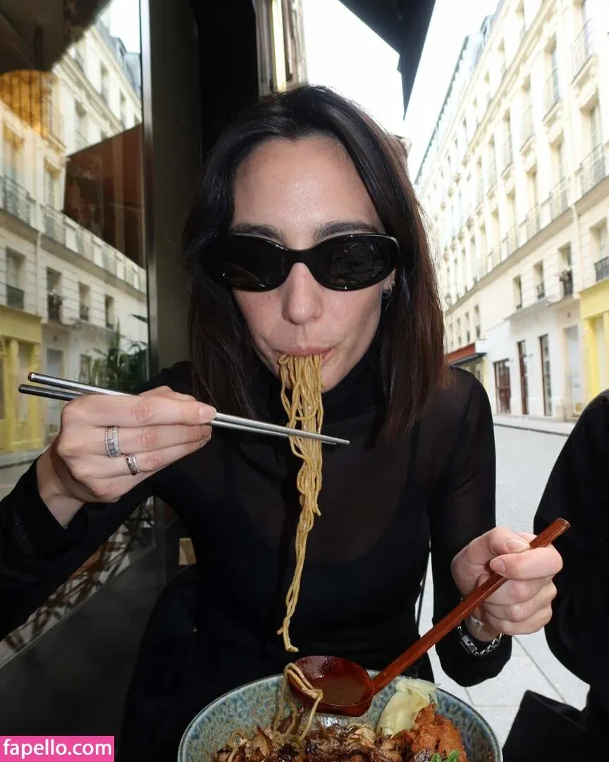 Amelie Lens Onlyfans Photo Gallery 