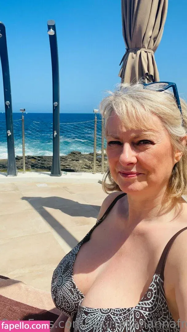 courtesanannafree Onlyfans Photo Gallery 