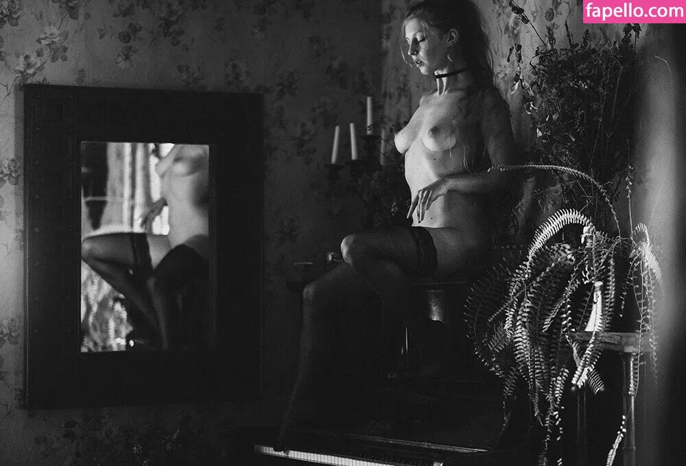 thinloth Onlyfans Photo Gallery 