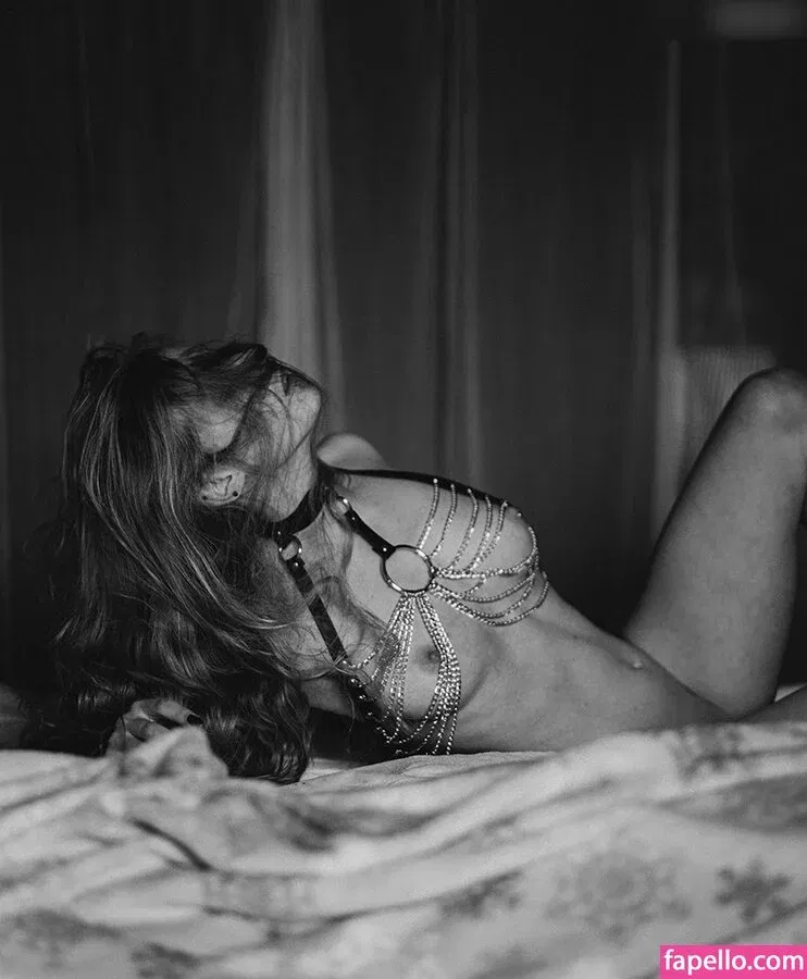 thinloth Onlyfans Photo Gallery 