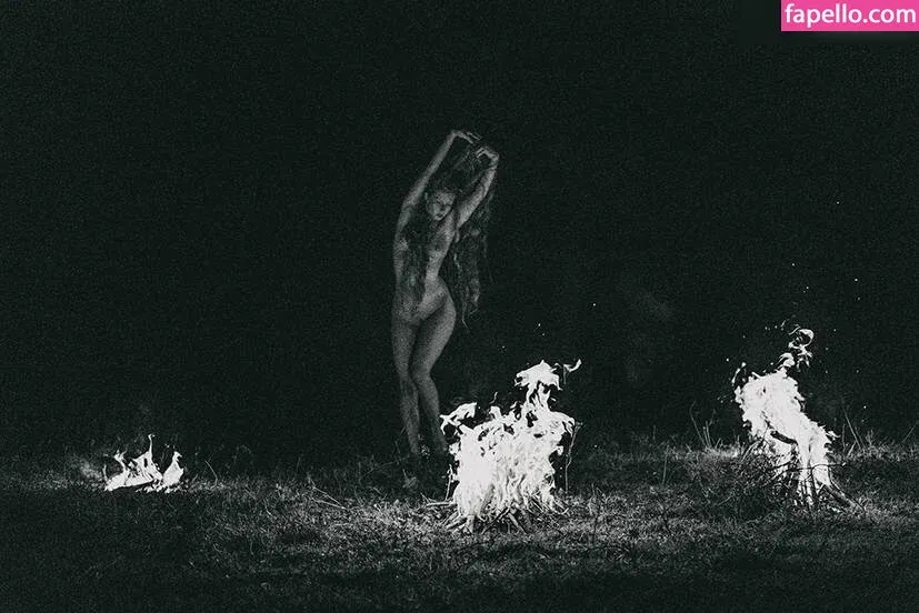 thinloth Onlyfans Photo Gallery 