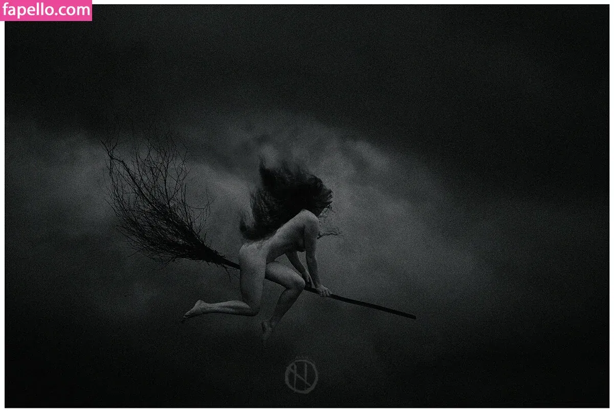 thinloth Onlyfans Photo Gallery 