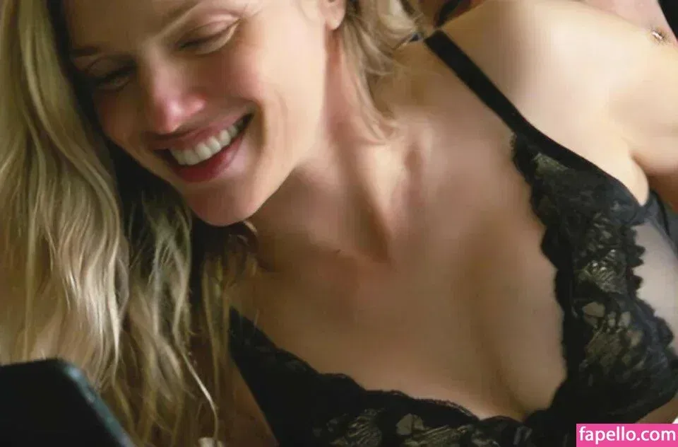 Tracy Spiridakos Onlyfans Photo Gallery 