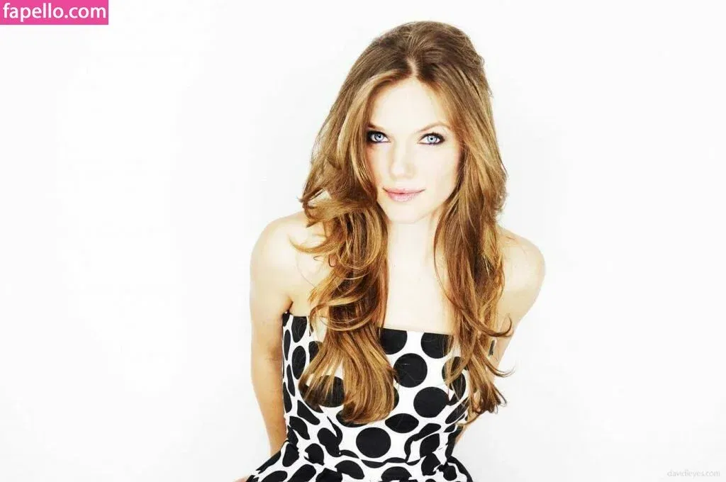 Tracy Spiridakos Onlyfans Photo Gallery 