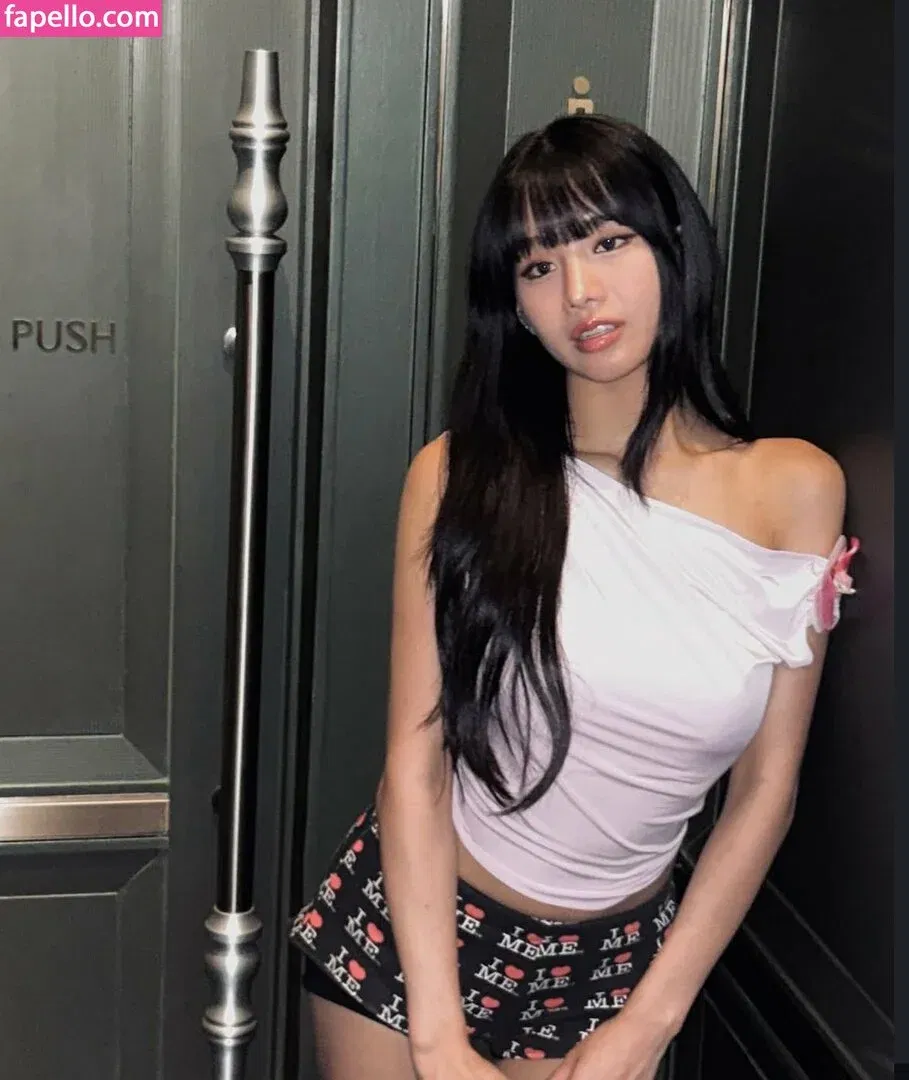 KissLife Onlyfans Photo Gallery 