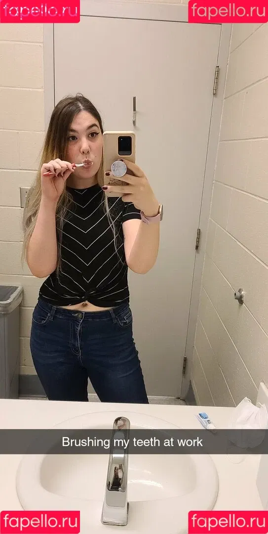 mara_elysse Onlyfans Photo Gallery 